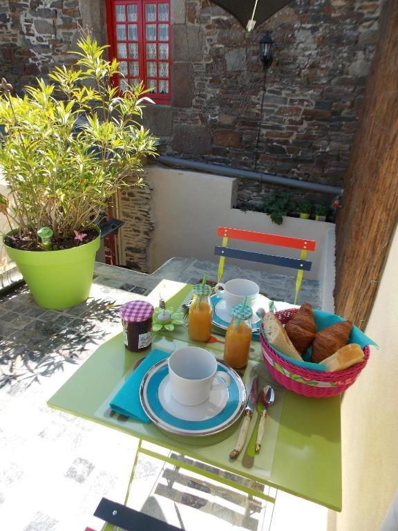 Chambre De La Nonne En Vacances Dol-de-Bretagne Exteriér fotografie